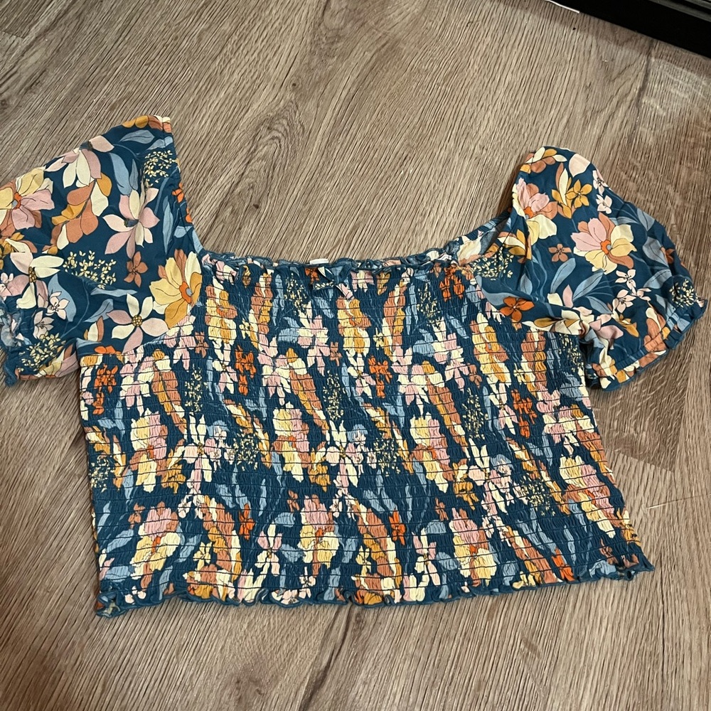 Aerie Top